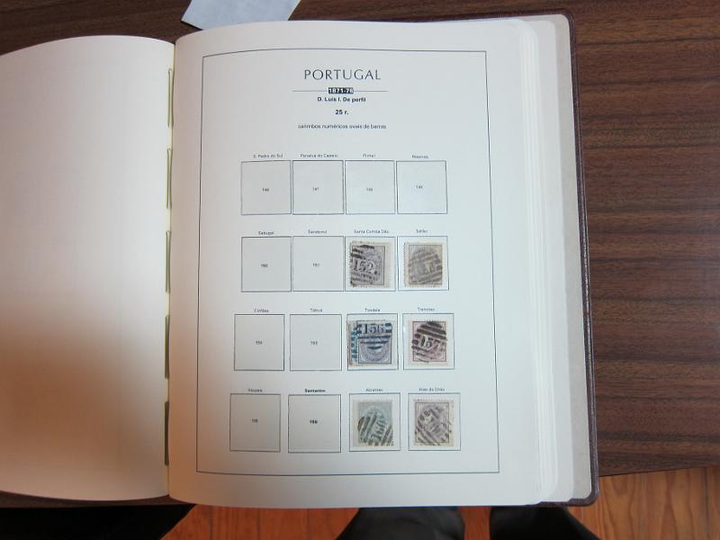 0015 (156).jpg -     Lote:    15      Marcofilia      Lotes Especiais       Descrição:      Portugal.   Colecção especializada de marcas numéricas das 1.ª e 2.ª reformas em selos de 25 reis, desde D. Maria II até D. Luís I, de frente. Lote a ver.        Lote       Valor Base:     &euro; 1.500,00     Valor Venda:     &euro; 3.000,00     
